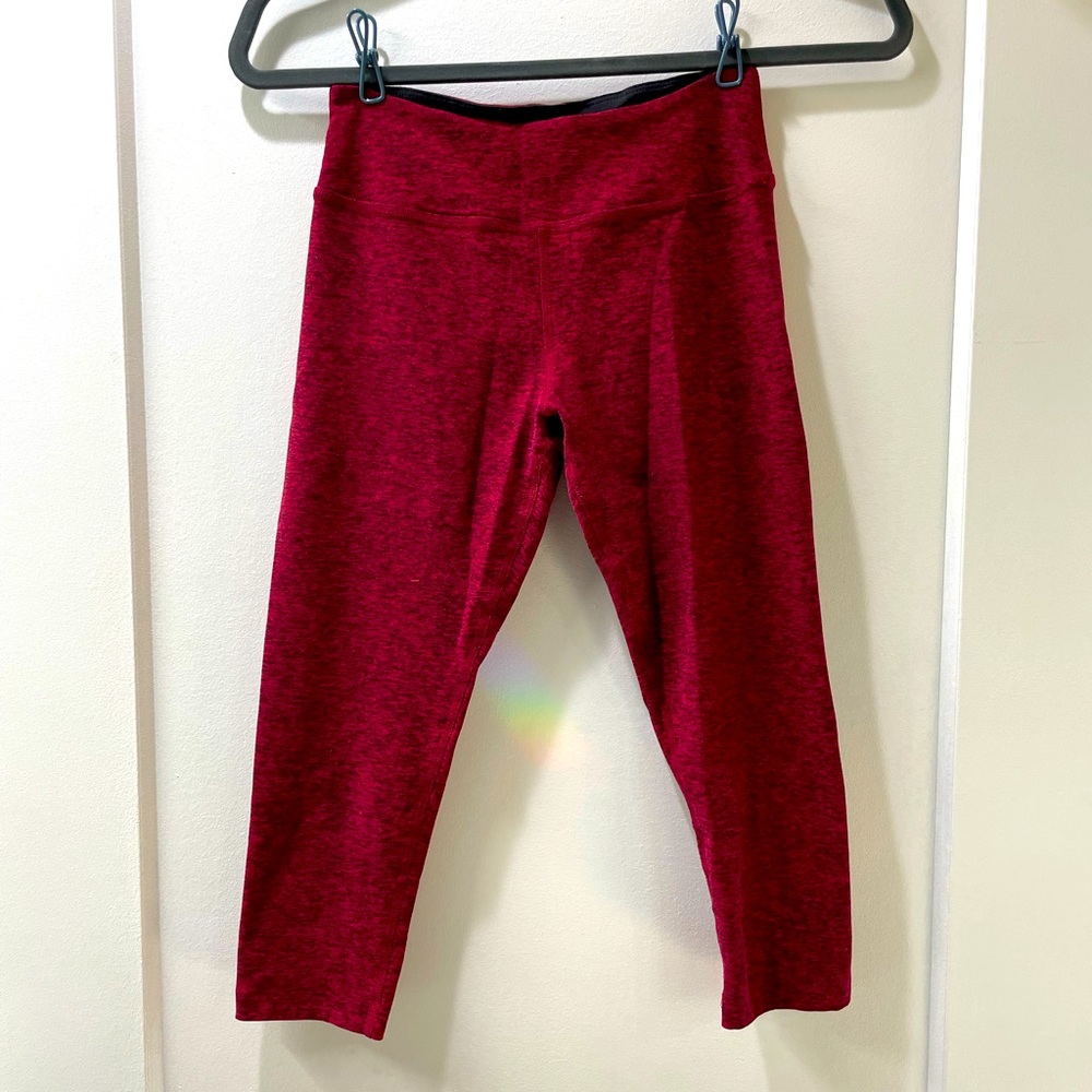 Beyond yoga red space dye legging crop small s